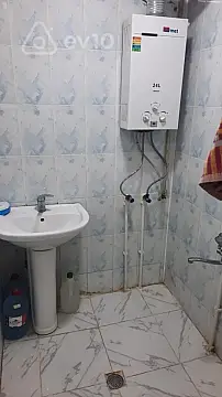 Kirayə verilir 2 otaqlı köhnə tikili 54 m²