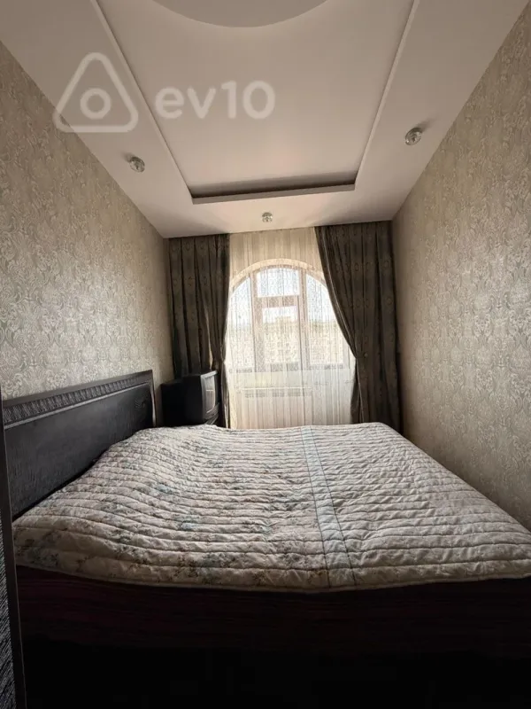 Kirayə verilir 2 otaqlı yeni tikili 70 m²