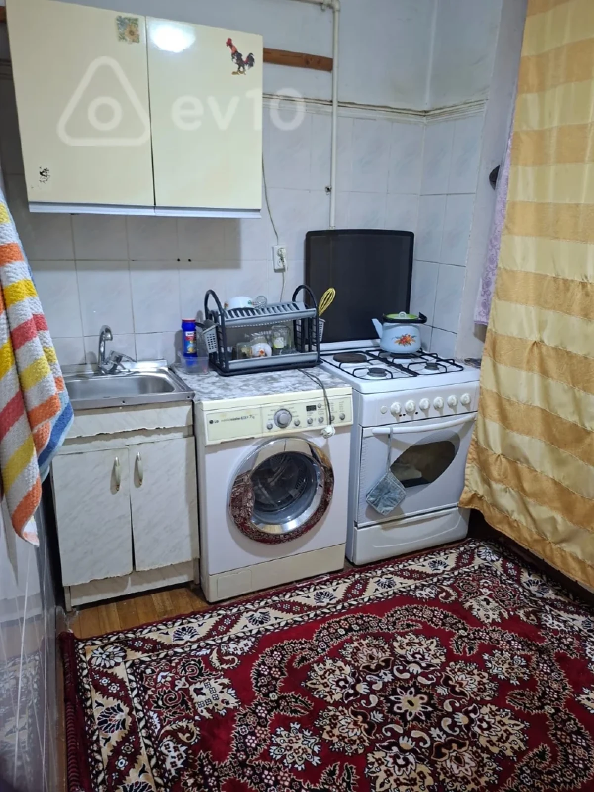 Kirayə verilir 2 otaqlı köhnə tikili 65 m²