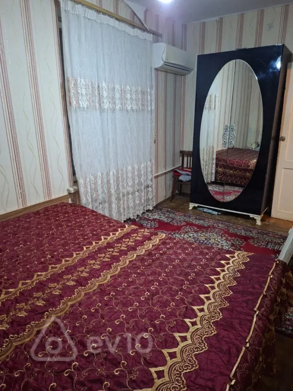 Kirayə verilir 2 otaqlı köhnə tikili 65 m²