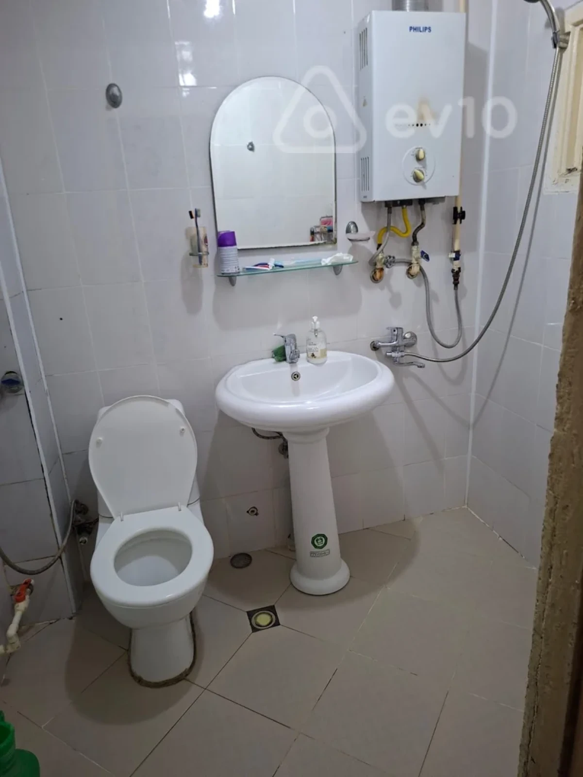 Kirayə verilir 2 otaqlı köhnə tikili 65 m²