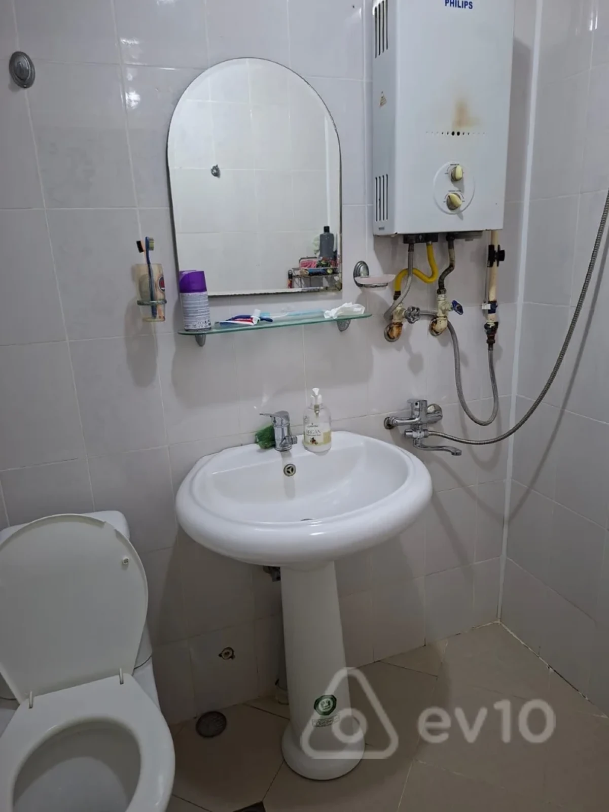 Kirayə verilir 2 otaqlı köhnə tikili 65 m²