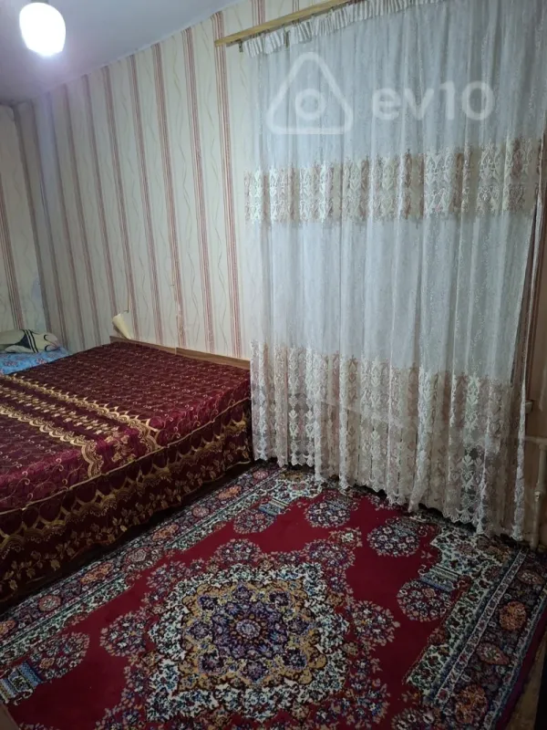 Kirayə verilir 2 otaqlı köhnə tikili 65 m²