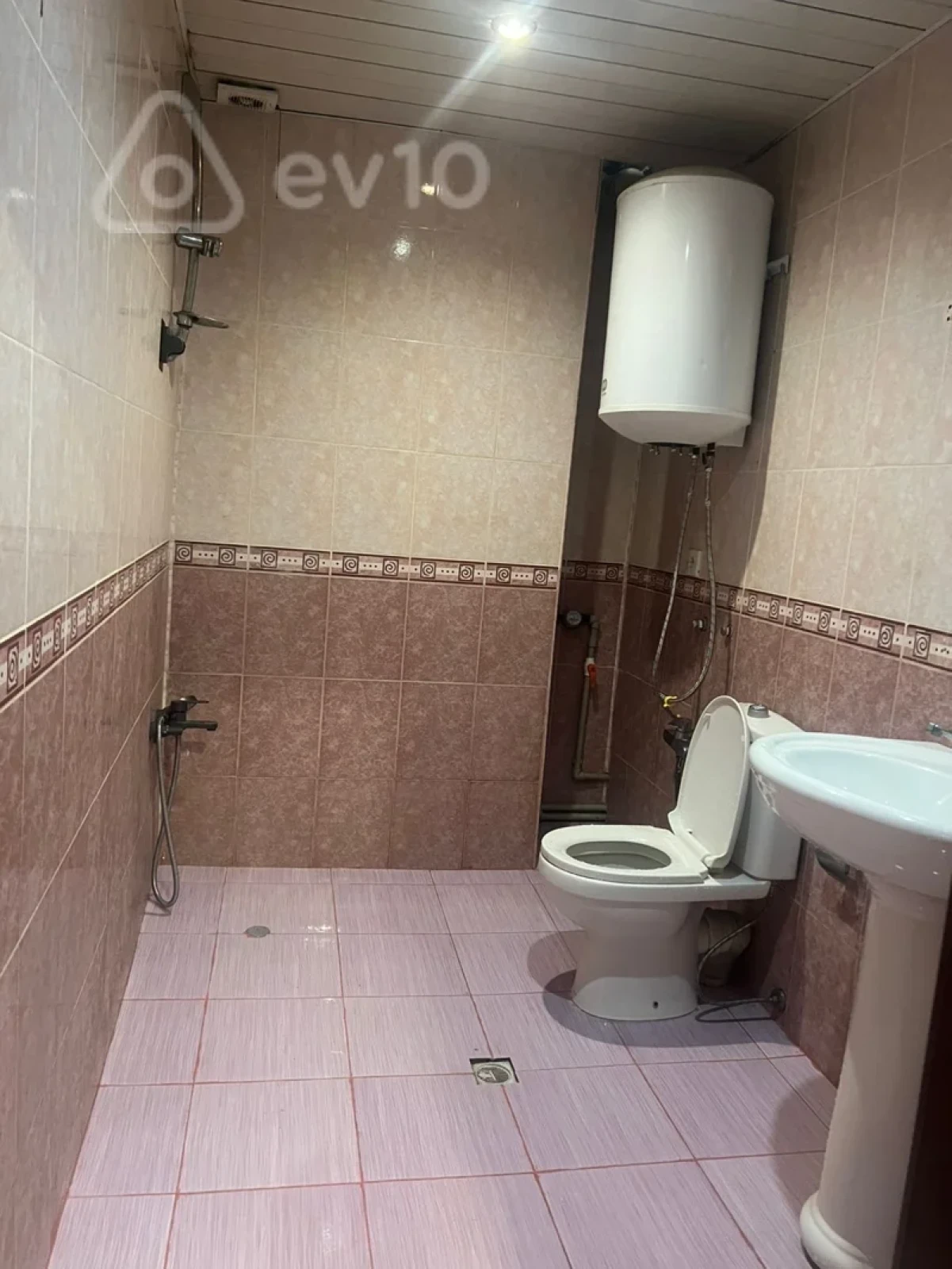Kirayə verilir 2 otaqlı yeni tikili 60 m²