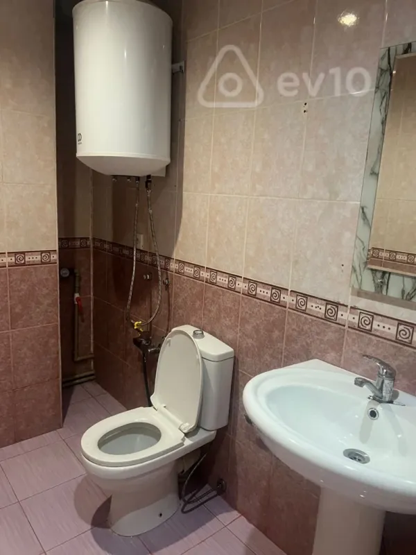 Kirayə verilir 2 otaqlı yeni tikili 60 m²