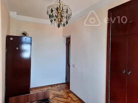 Kirayə verilir 3 otaqlı köhnə tikili 70 m²