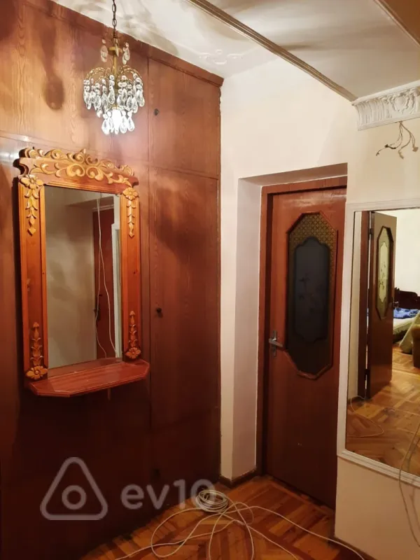 Kirayə verilir 3 otaqlı köhnə tikili 70 m²