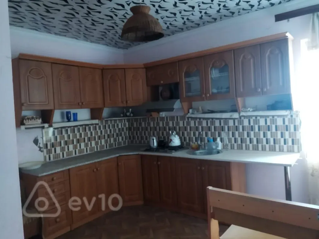Satılır 3 otaqlı həyət evi 100 m²