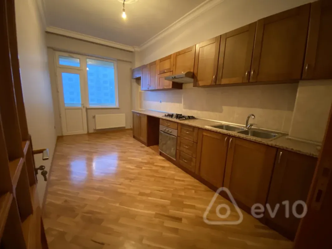 Satılır 2 otaqlı yeni tikili 86 m²