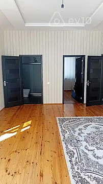 Satılır 9 otaqlı həyət evi 360 m²