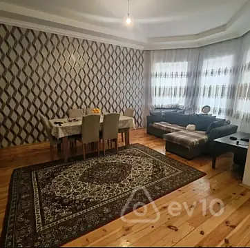 Satılır 9 otaqlı həyət evi 360 m²