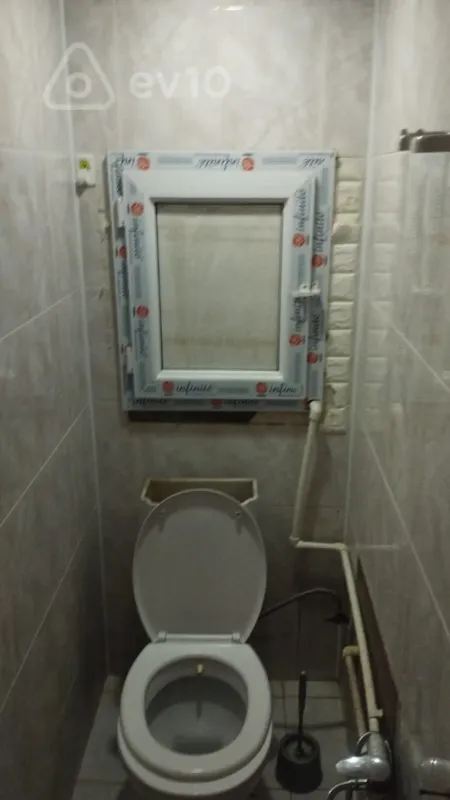 Kirayə verilir 4 otaqlı köhnə tikili 80 m²