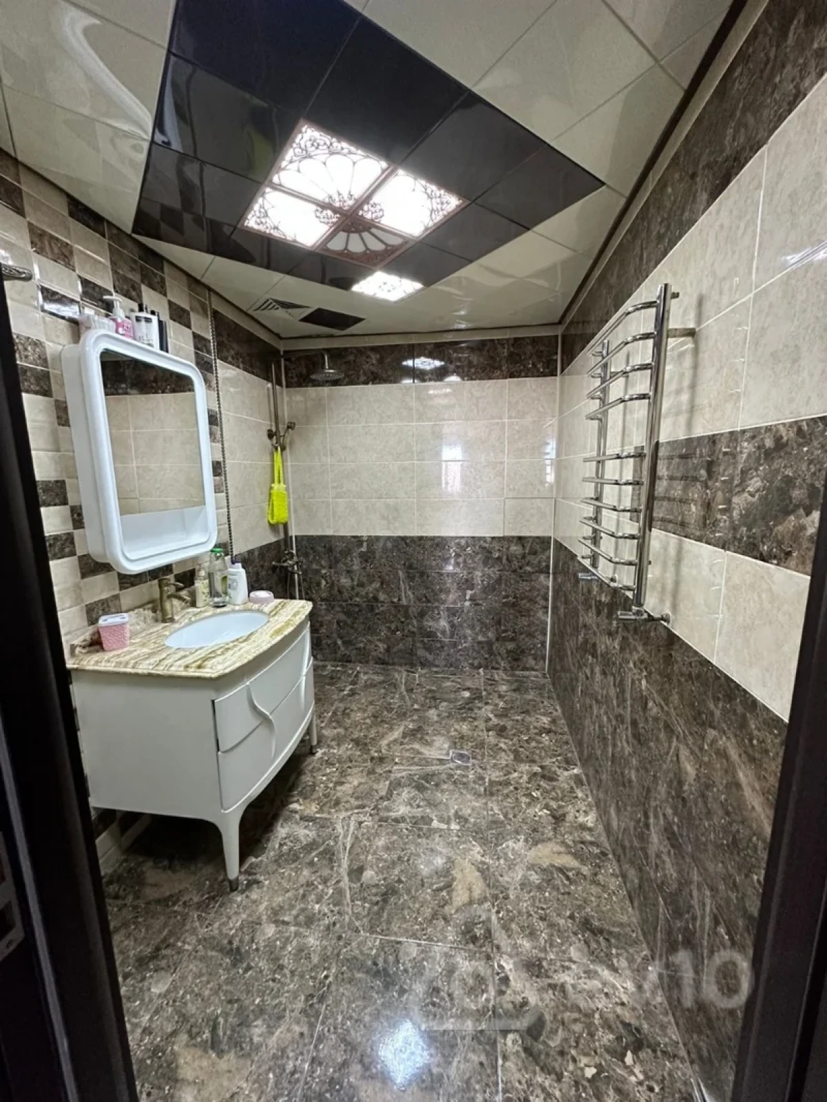 Kirayə verilir 3 otaqlı yeni tikili 165 m²