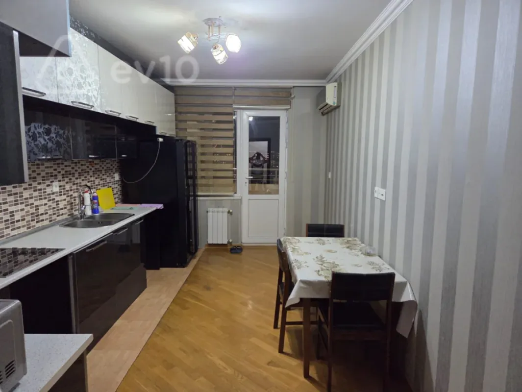 Kirayə verilir 2 otaqlı yeni tikili 101 m²
