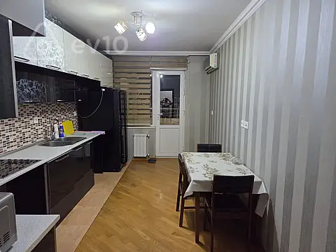 Kirayə verilir 2 otaqlı yeni tikili 101 m²