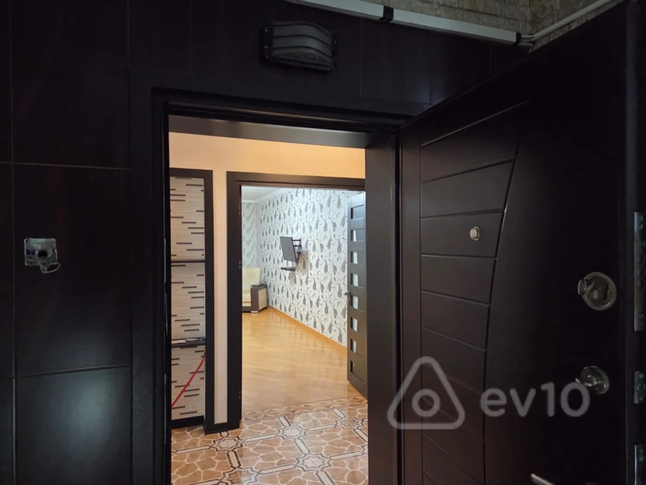 Kirayə verilir 2 otaqlı yeni tikili 101 m²