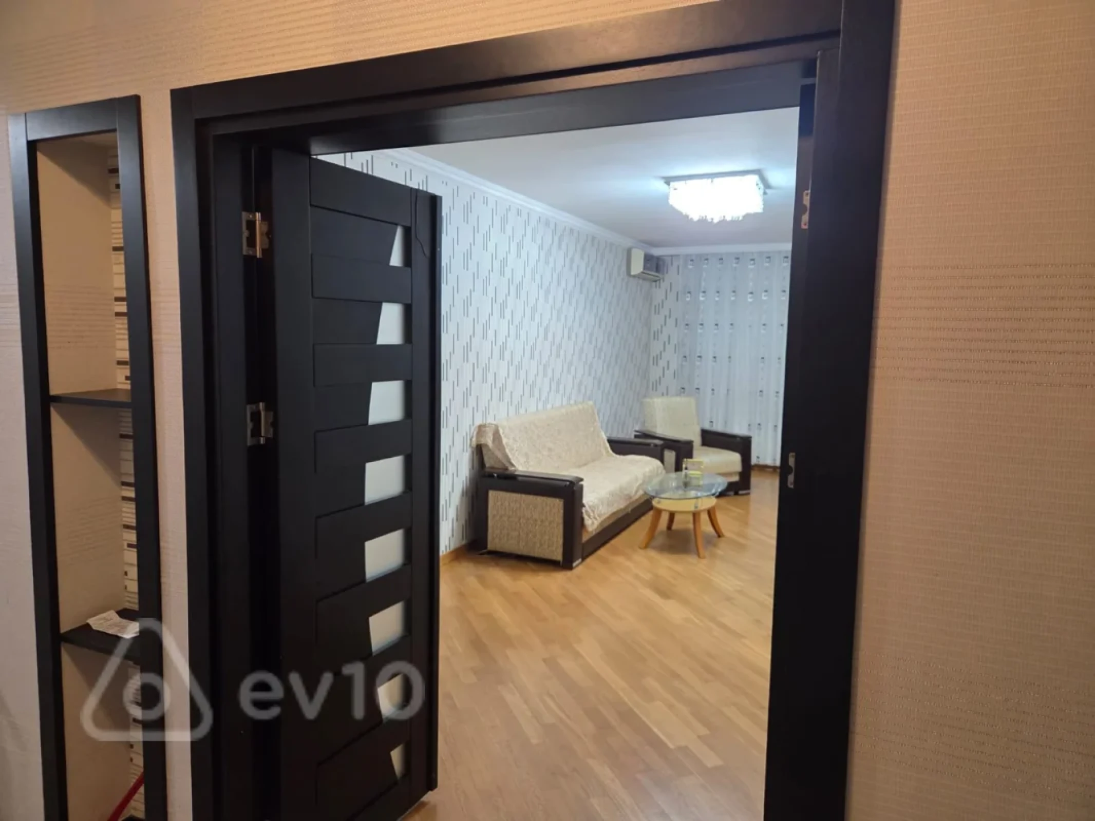 Kirayə verilir 2 otaqlı yeni tikili 101 m²