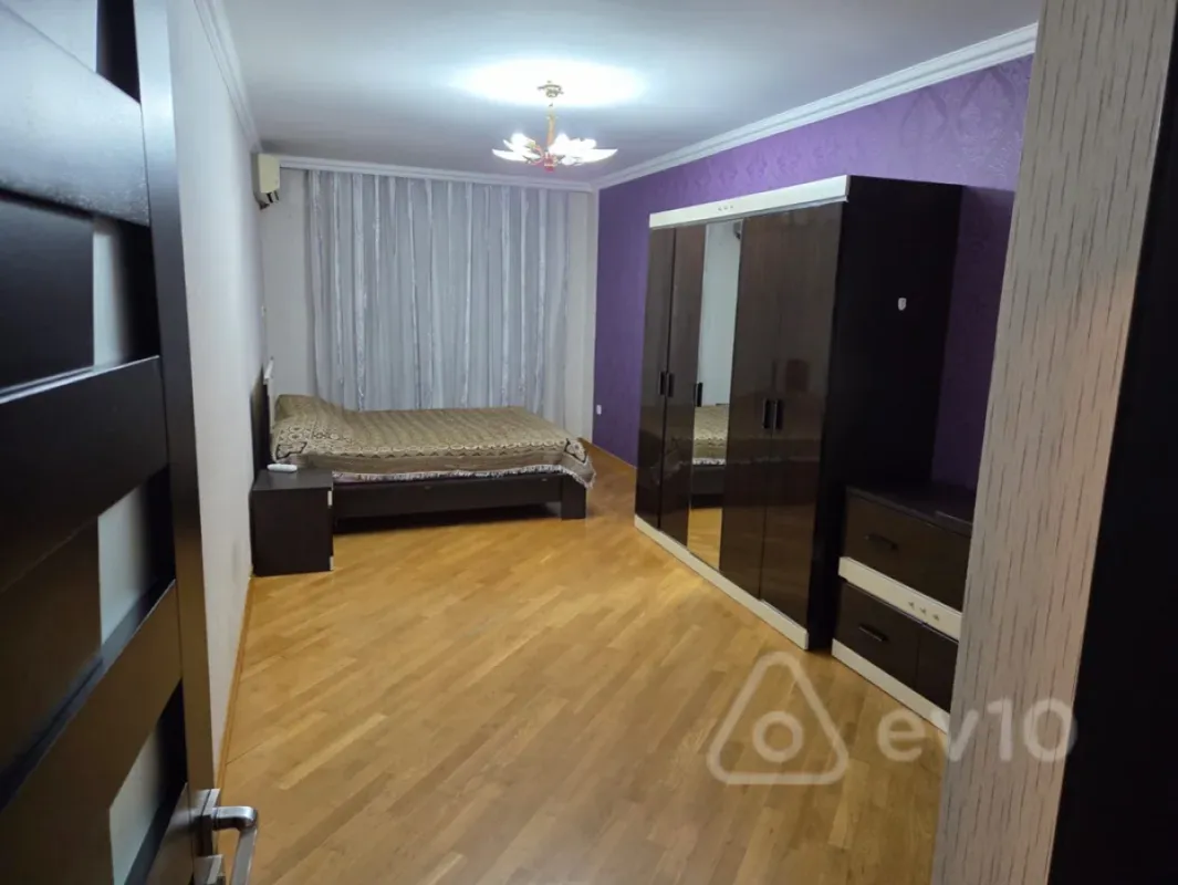 Kirayə verilir 2 otaqlı yeni tikili 101 m²
