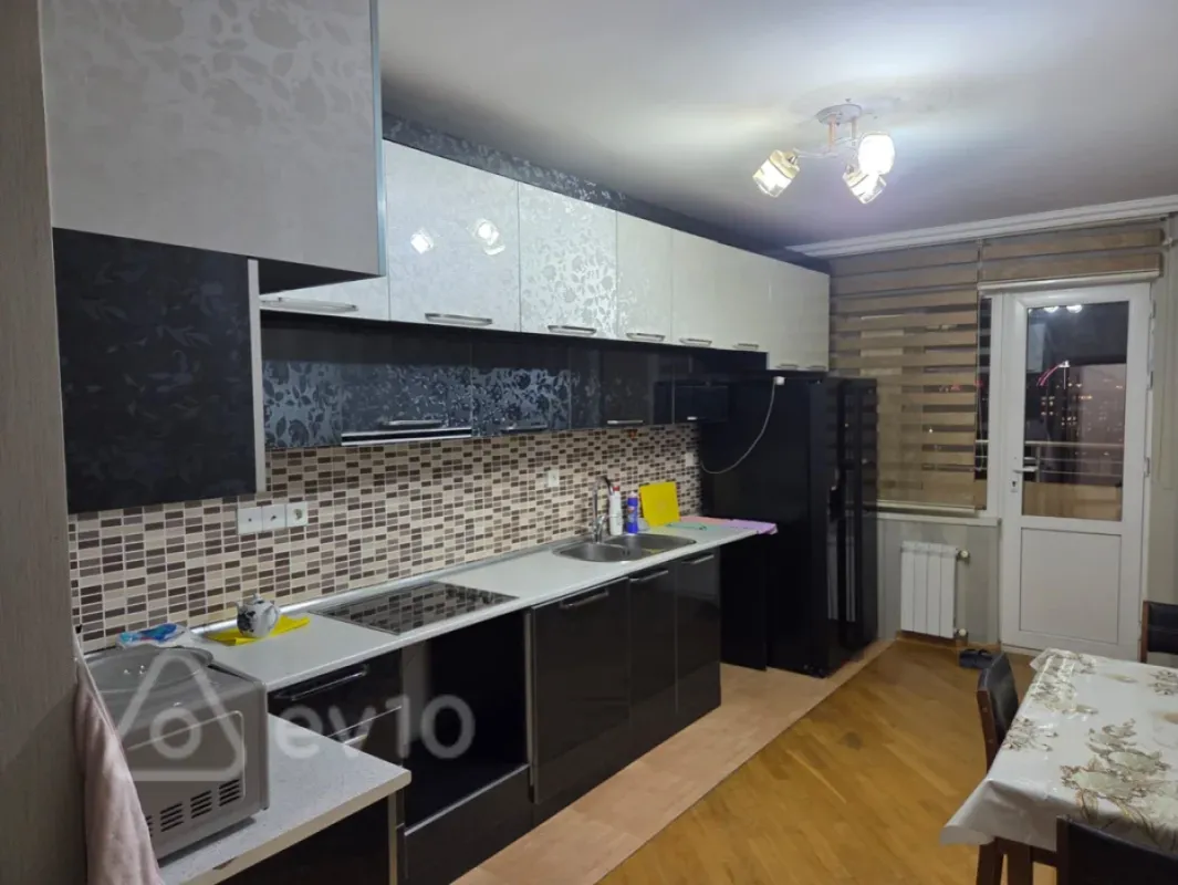 Kirayə verilir 2 otaqlı yeni tikili 101 m²