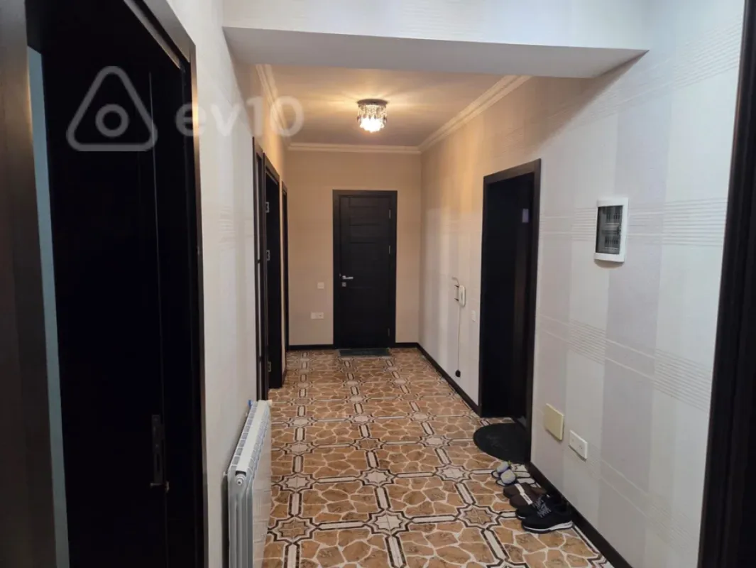 Kirayə verilir 2 otaqlı yeni tikili 101 m²