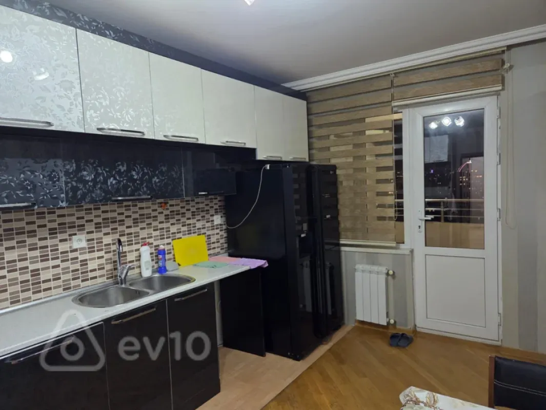 Kirayə verilir 2 otaqlı yeni tikili 101 m²