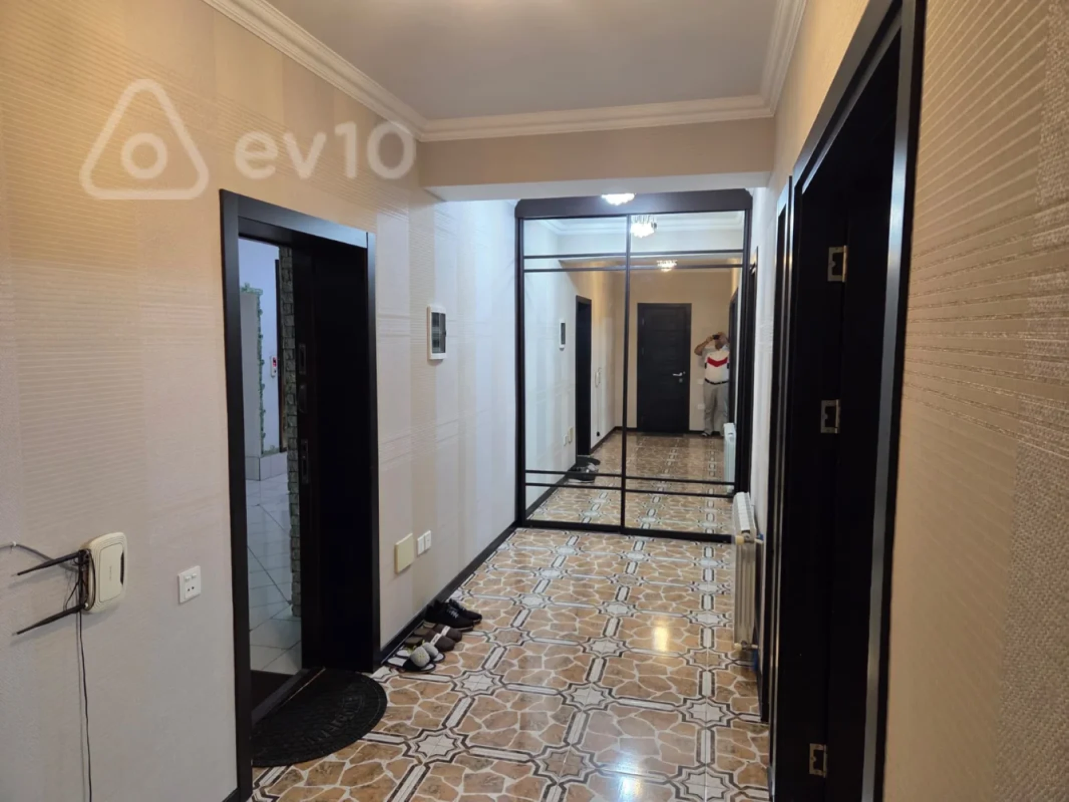Kirayə verilir 2 otaqlı yeni tikili 101 m²