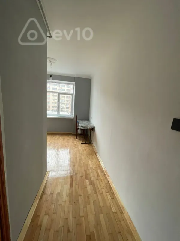Kirayə verilir 2 otaqlı köhnə tikili 70 m²