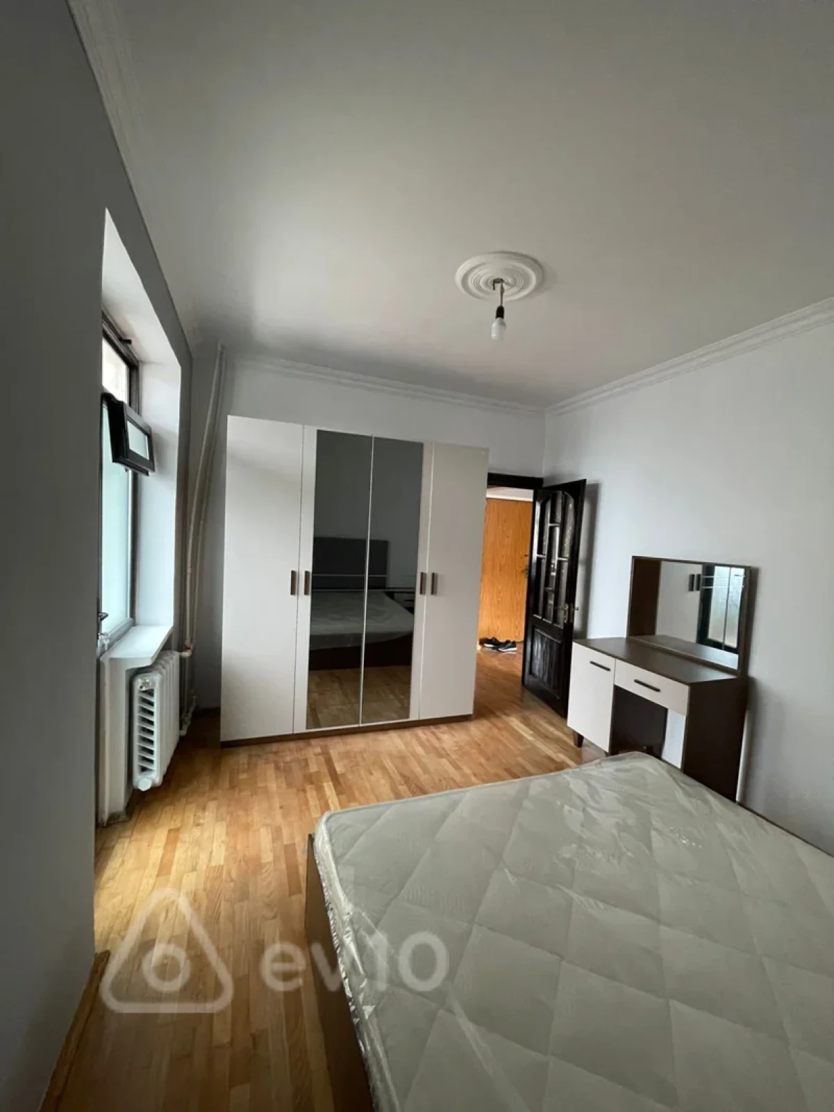 Kirayə verilir 2 otaqlı köhnə tikili 70 m²