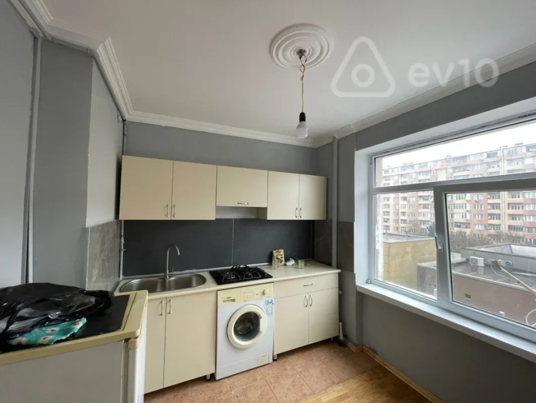 Kirayə verilir 2 otaqlı köhnə tikili 70 m²