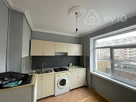 Kirayə verilir 2 otaqlı köhnə tikili 70 m²