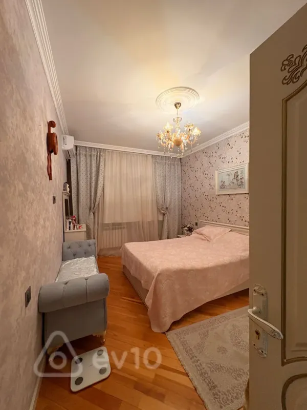 Satılır 6 otaqlı yeni tikili 230 m²
