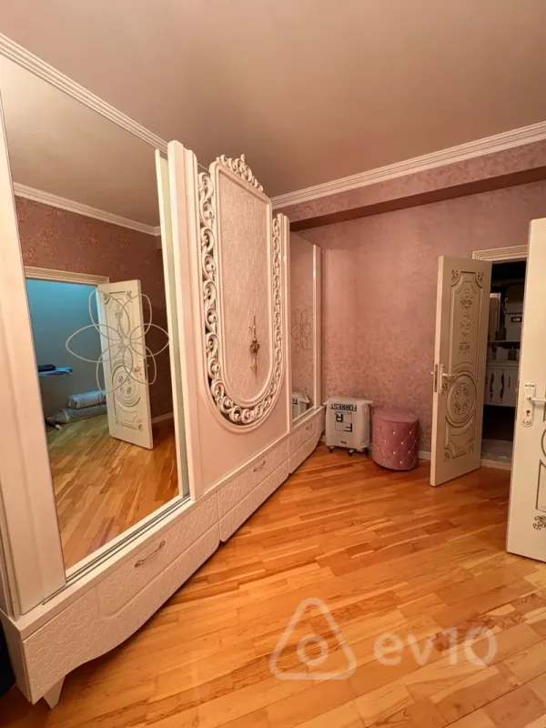 Satılır 6 otaqlı yeni tikili 230 m²