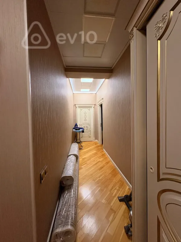 Satılır 6 otaqlı yeni tikili 230 m²