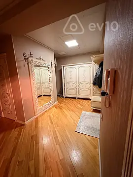 Satılır 6 otaqlı yeni tikili 230 m²