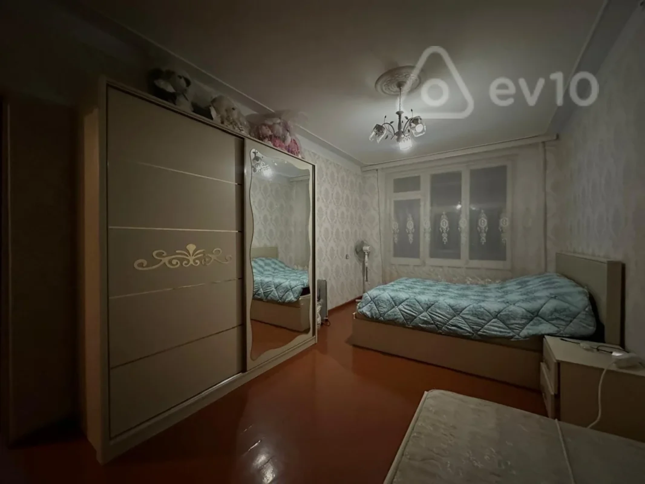 Satılır 3 otaqlı köhnə tikili 76 m²