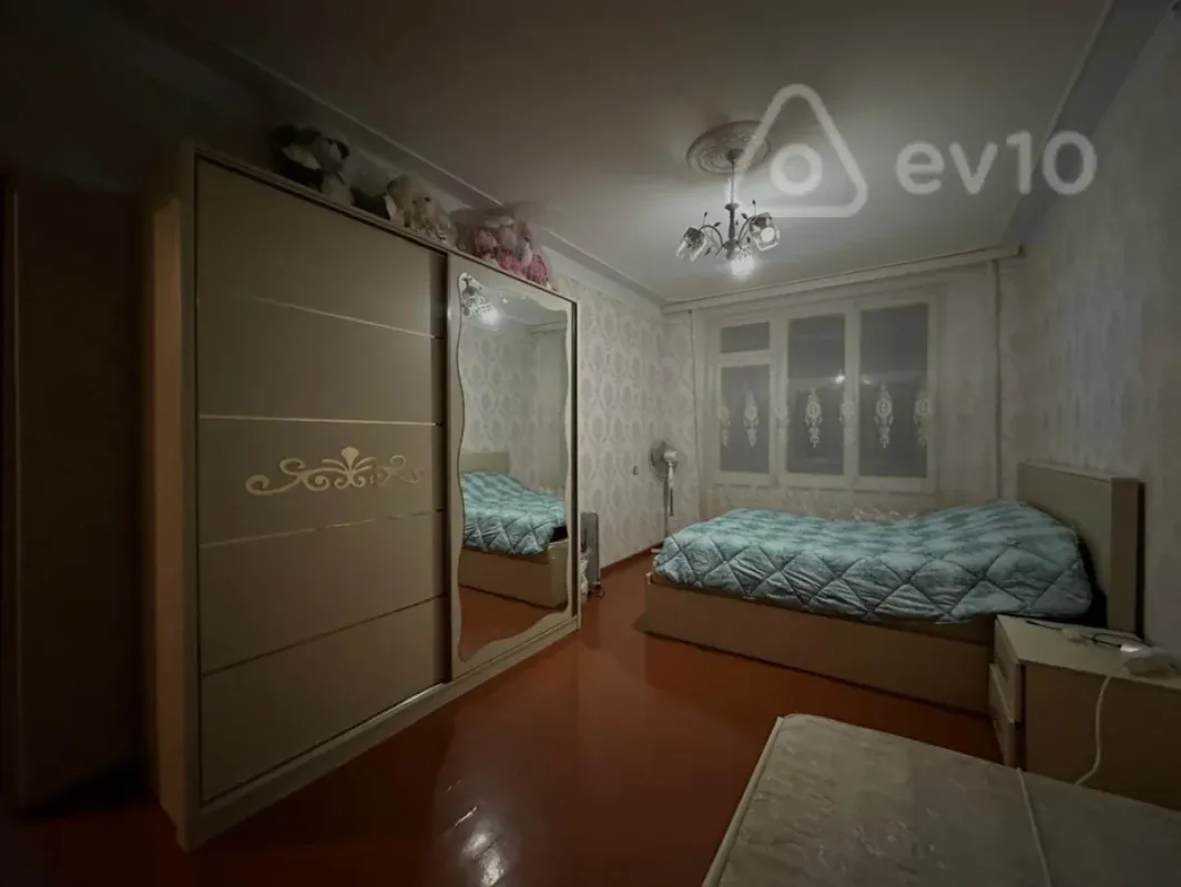 Satılır 3 otaqlı köhnə tikili 76 m²