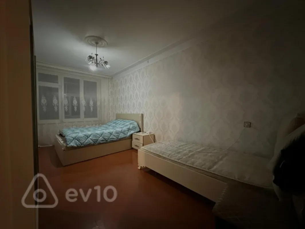 Satılır 3 otaqlı köhnə tikili 76 m²