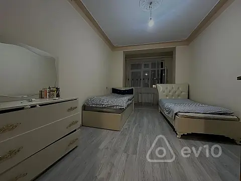 Satılır 3 otaqlı köhnə tikili 76 m²