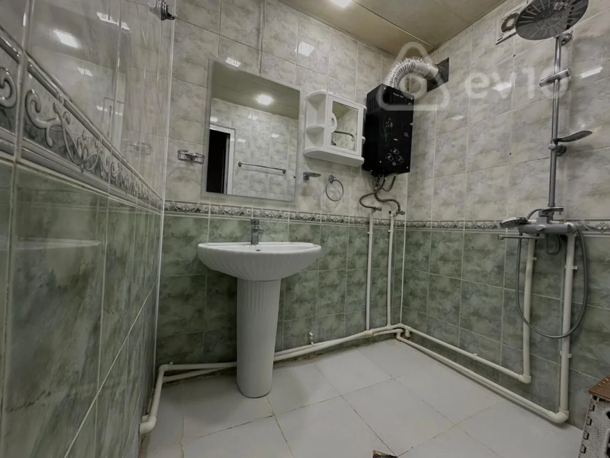 Satılır 3 otaqlı köhnə tikili 76 m²