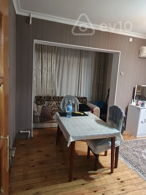 Kirayə verilir 2 otaqlı köhnə tikili 75 m²