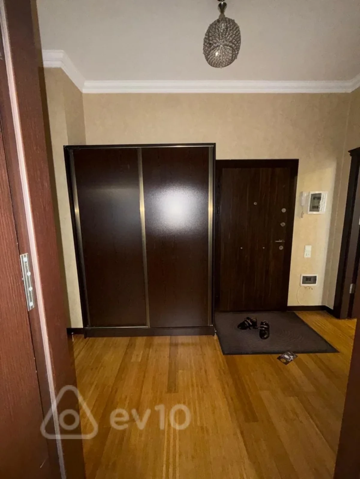 Kirayə verilir 2 otaqlı yeni tikili 80 m²