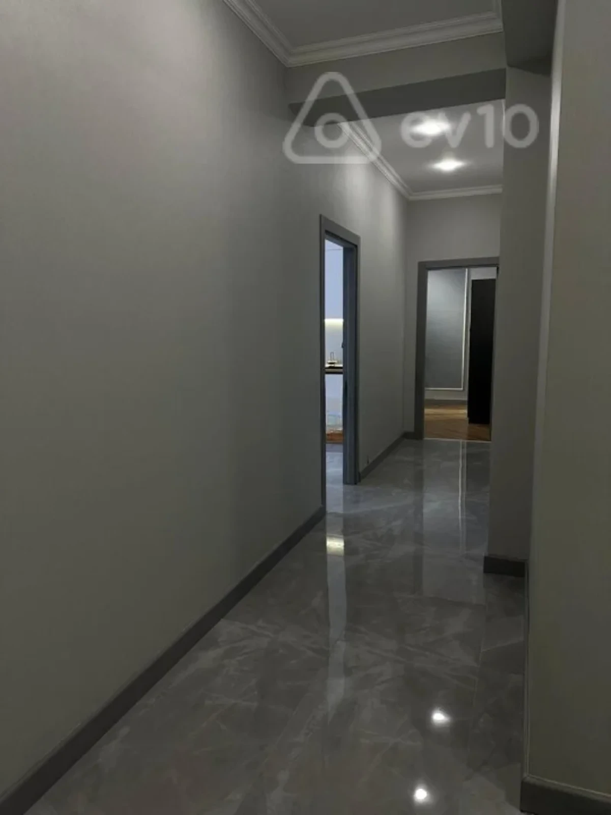 Kirayə verilir 2 otaqlı yeni tikili 77 m²