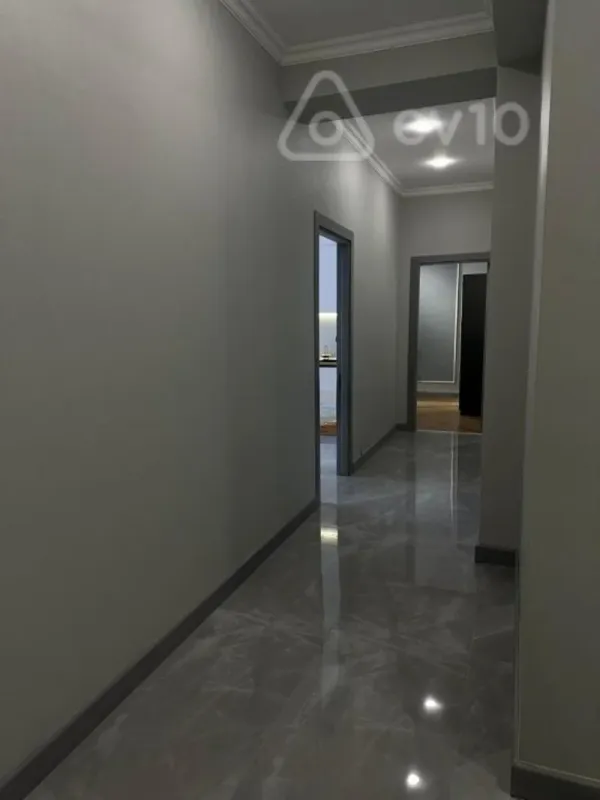 Kirayə verilir 2 otaqlı yeni tikili 77 m²