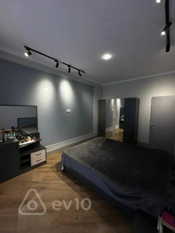 Kirayə verilir 2 otaqlı yeni tikili 77 m²