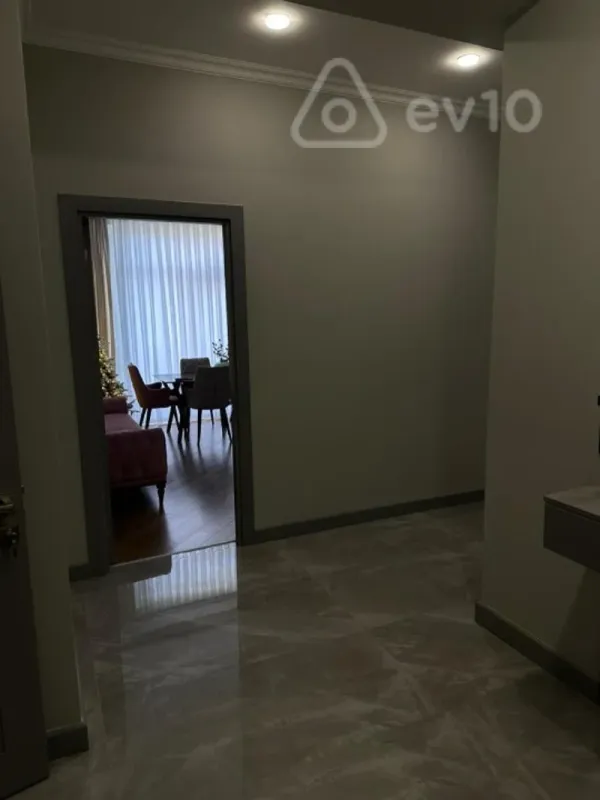 Kirayə verilir 2 otaqlı yeni tikili 77 m²