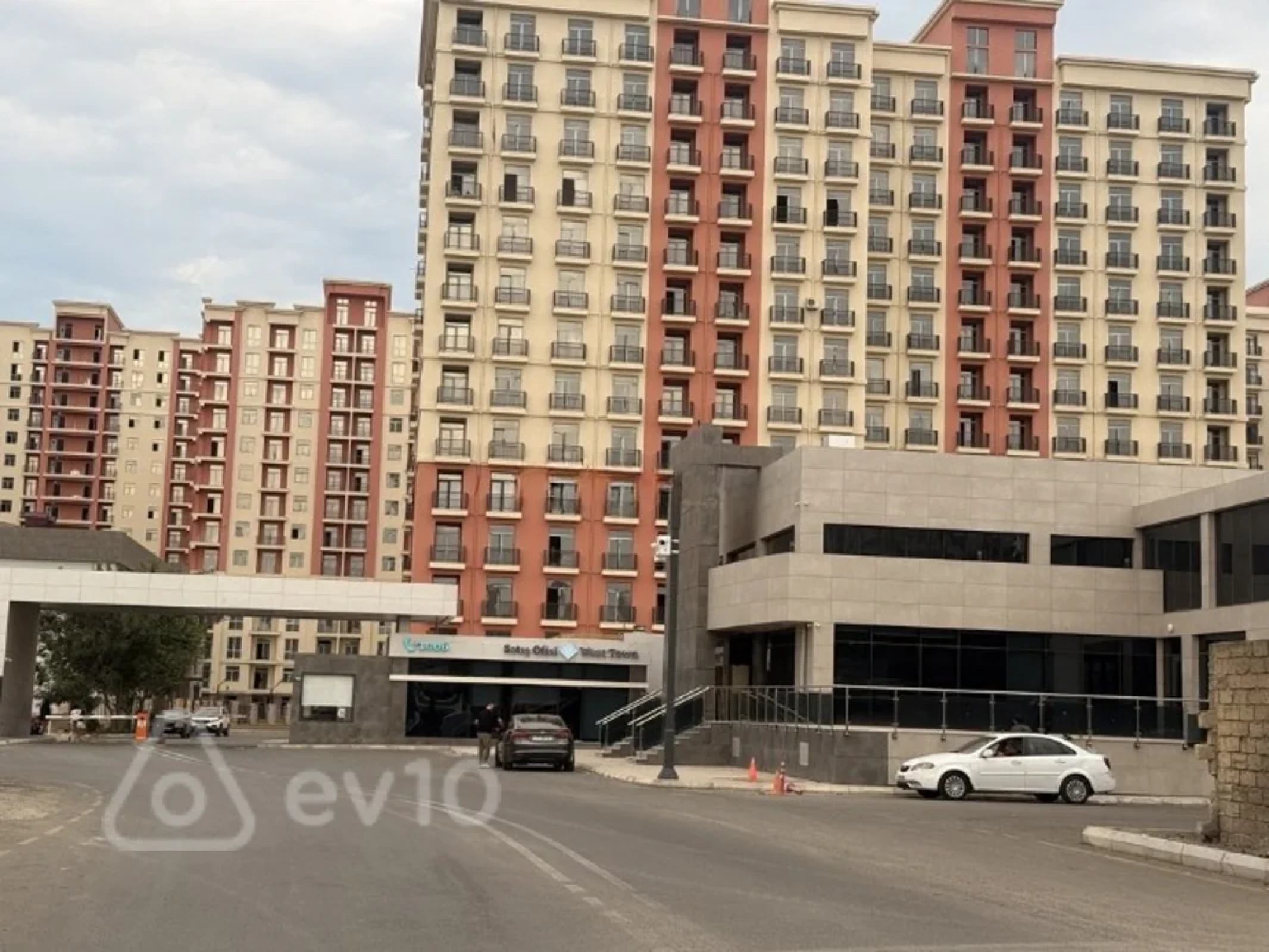 Kirayə verilir 2 otaqlı yeni tikili 77 m²