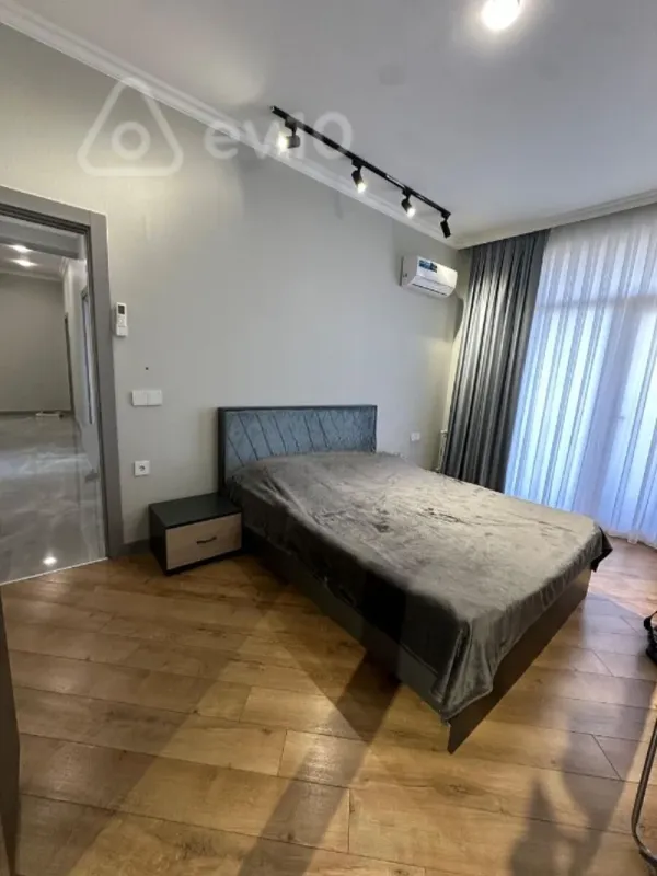 Kirayə verilir 2 otaqlı yeni tikili 77 m²