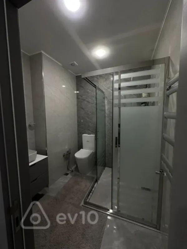 Kirayə verilir 2 otaqlı yeni tikili 77 m²