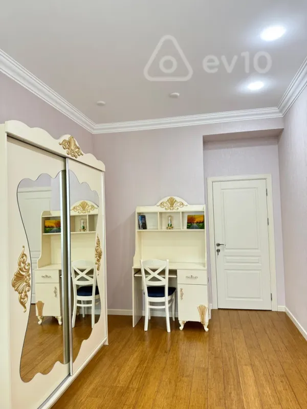 Kirayə verilir 3 otaqlı yeni tikili 90 m²