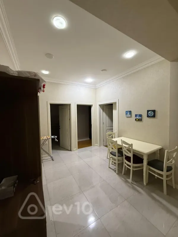 Kirayə verilir 3 otaqlı yeni tikili 90 m²